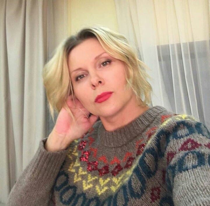 Актриса Яна Троянова