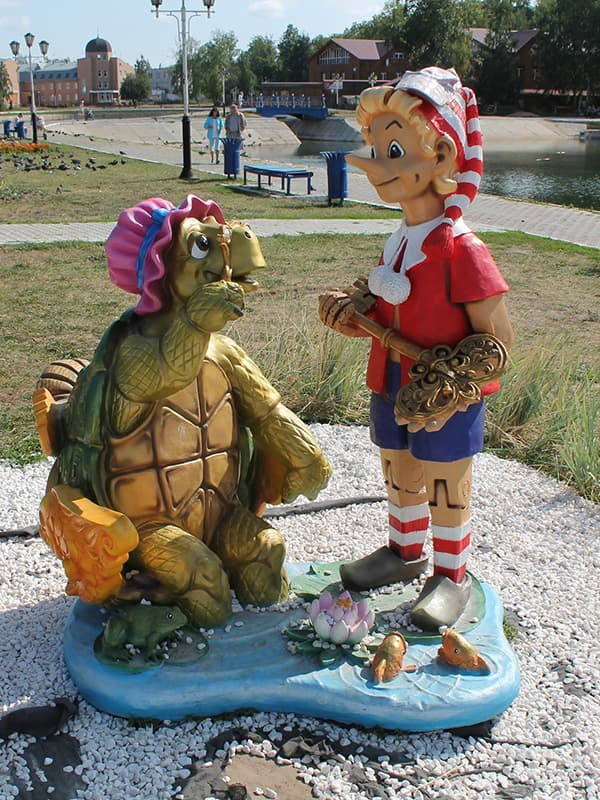 Фото черепахи тортиллы из буратино. Буратино и черепаха Тортилла. Тортилла с золотым ключиком. Тортилла из Буратино. Черепаха Тортила Буратино.