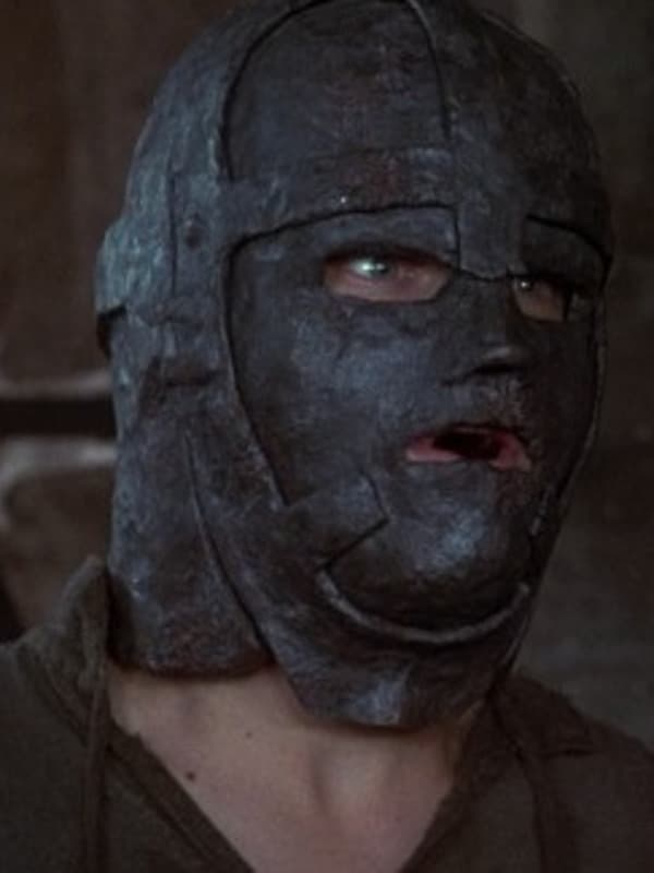 История железной маски. Шайгинская железная маска. Узник в железной маске.